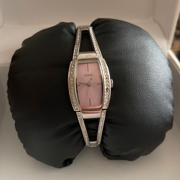 Guess. Super cute watch!🥰 - Picture 1 of 5